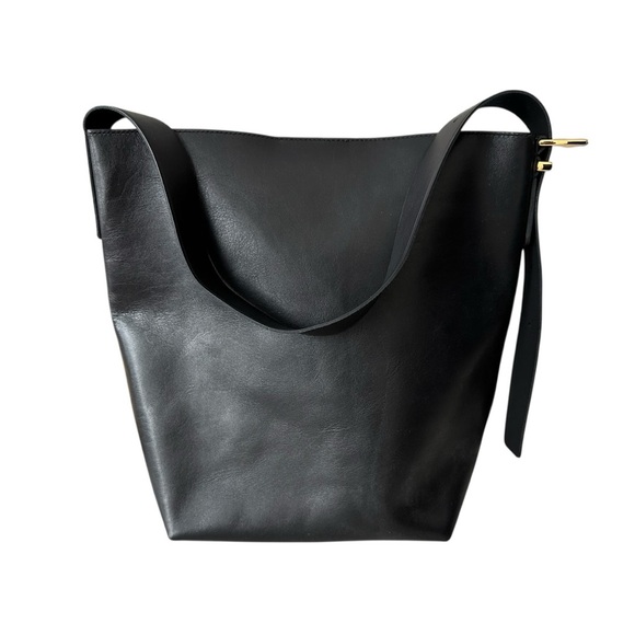 Madewell Handbags - Madewell Essential Tote Bag